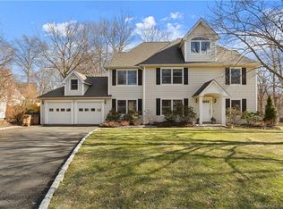 15 Long Hill Dr, Stamford, CT 06902