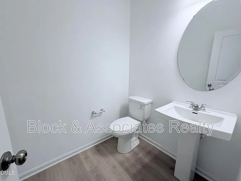 611 Contento Ct — Photo 8