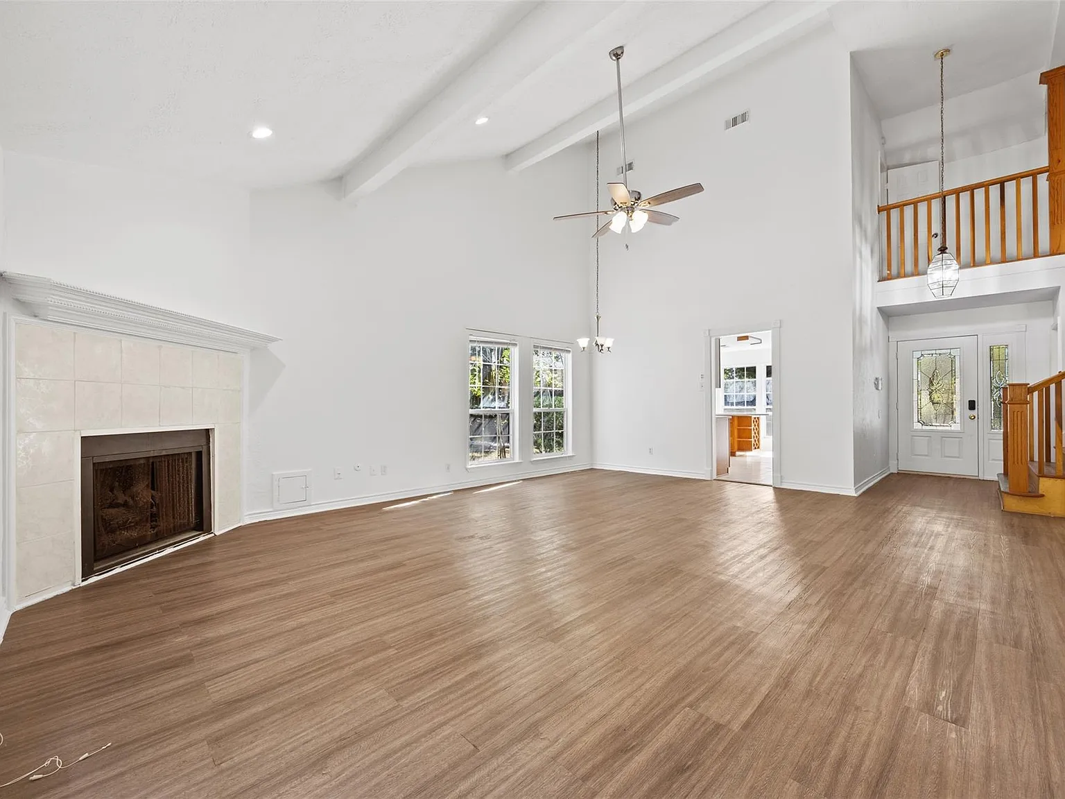 4 bed, 2.5 bath, 1968 sqft, $2,700 — Photo 4