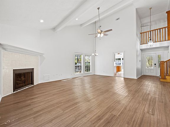 4th image of 12 Dewthread Ct