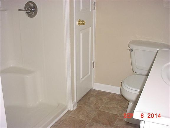 4th image of 401 Coker Ave