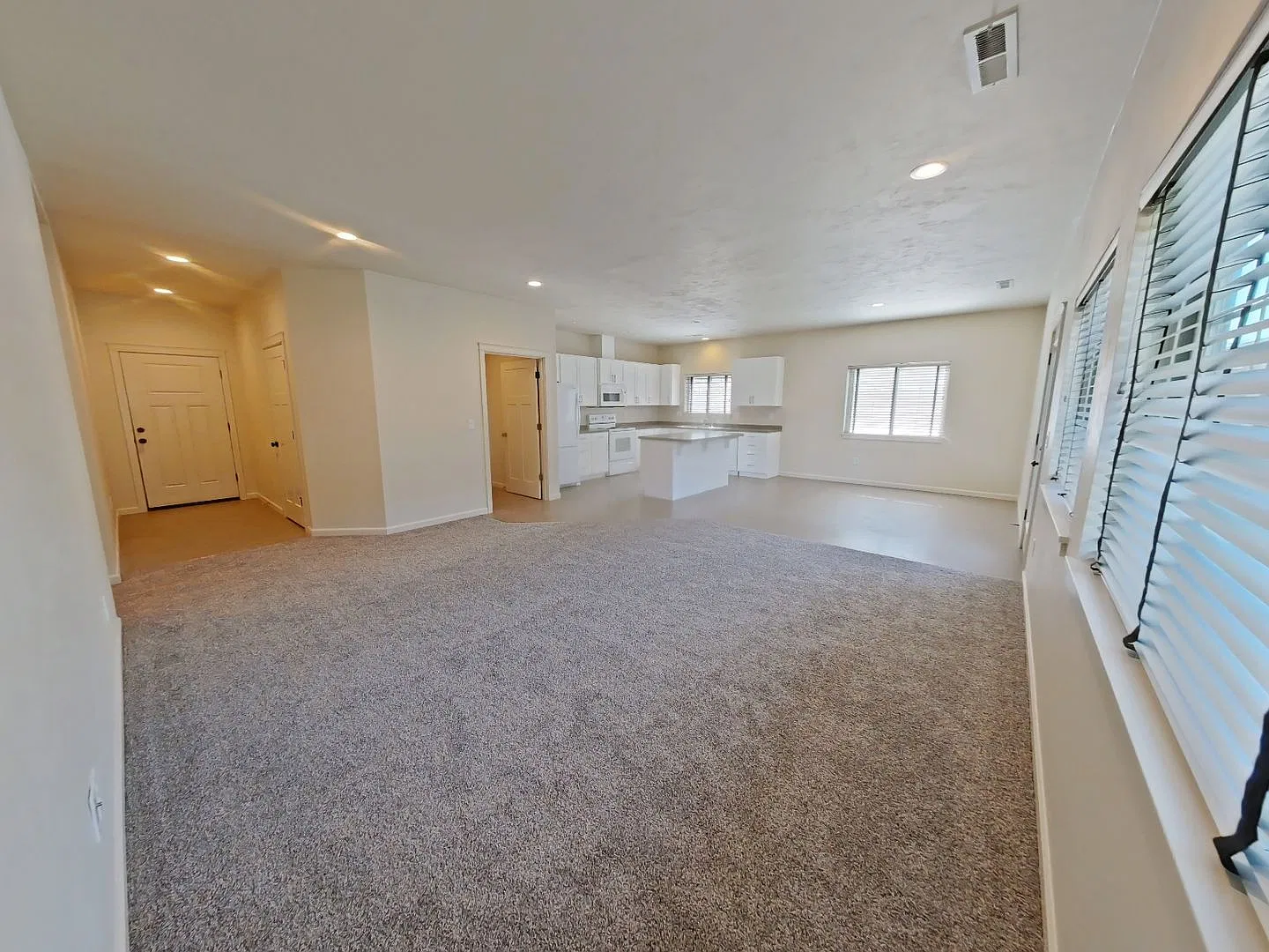 Newer 3 bedroom, 2 bathroom home with 2 car garage — Photo 4