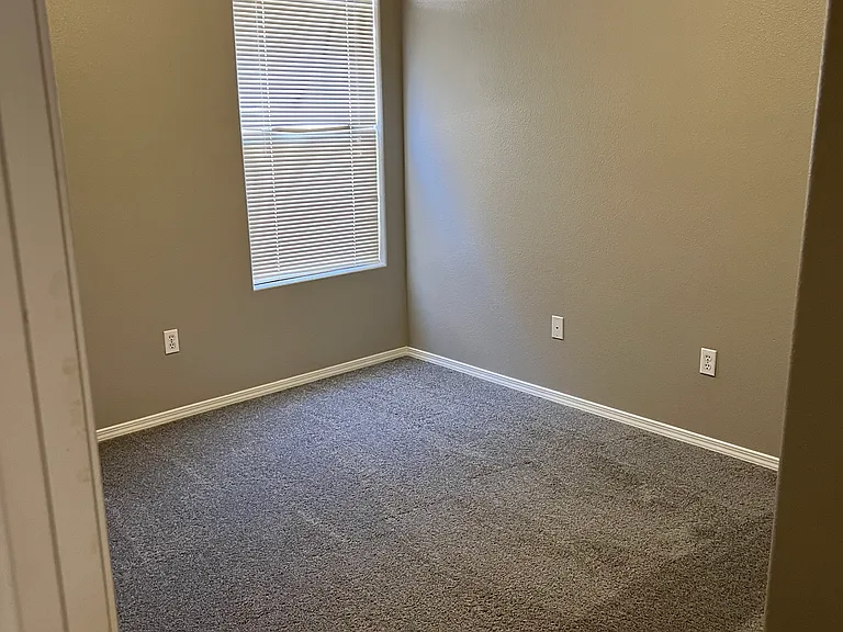 Butch Cassidy Dr SW — Photo 15