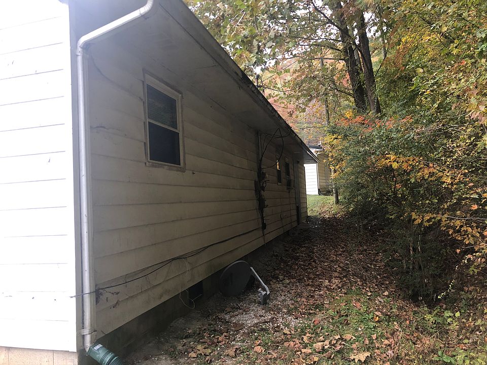 2nd image of 208 McClure Cir