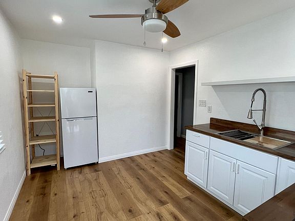 4th image of 702 Beacon Dr