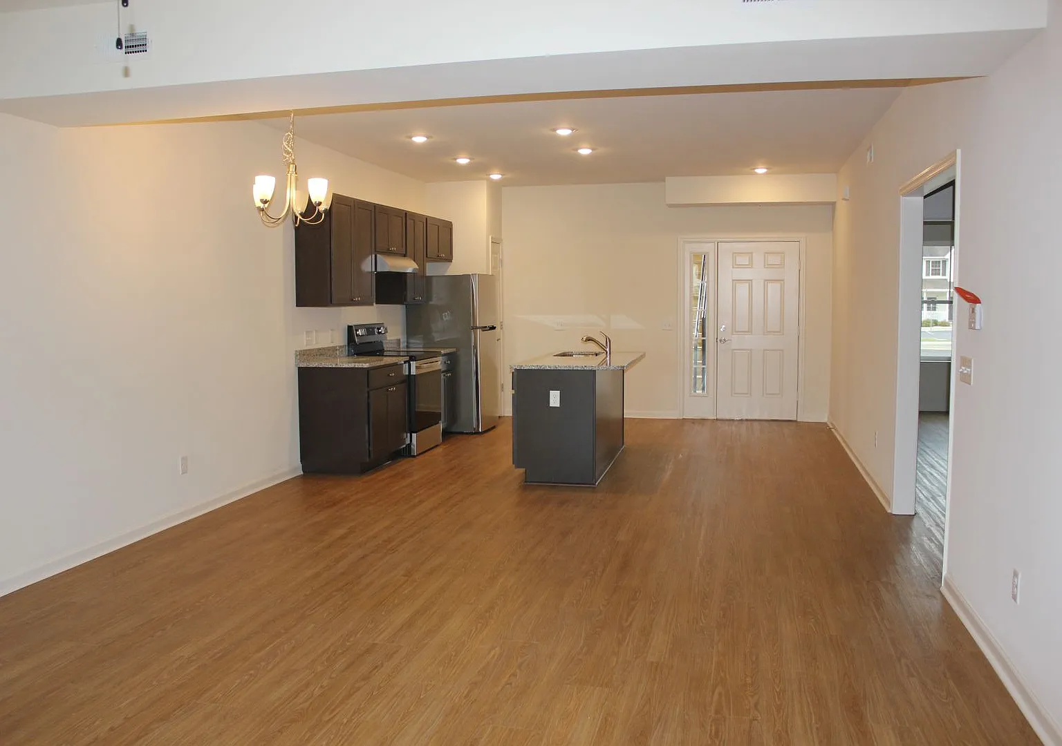 Condo for Rent — Photo 4