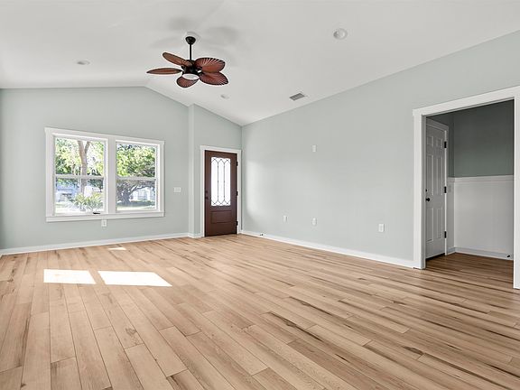 3rd image of 140 Jackson Blvd