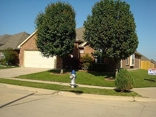 1st image of 548 Creekbend Ct