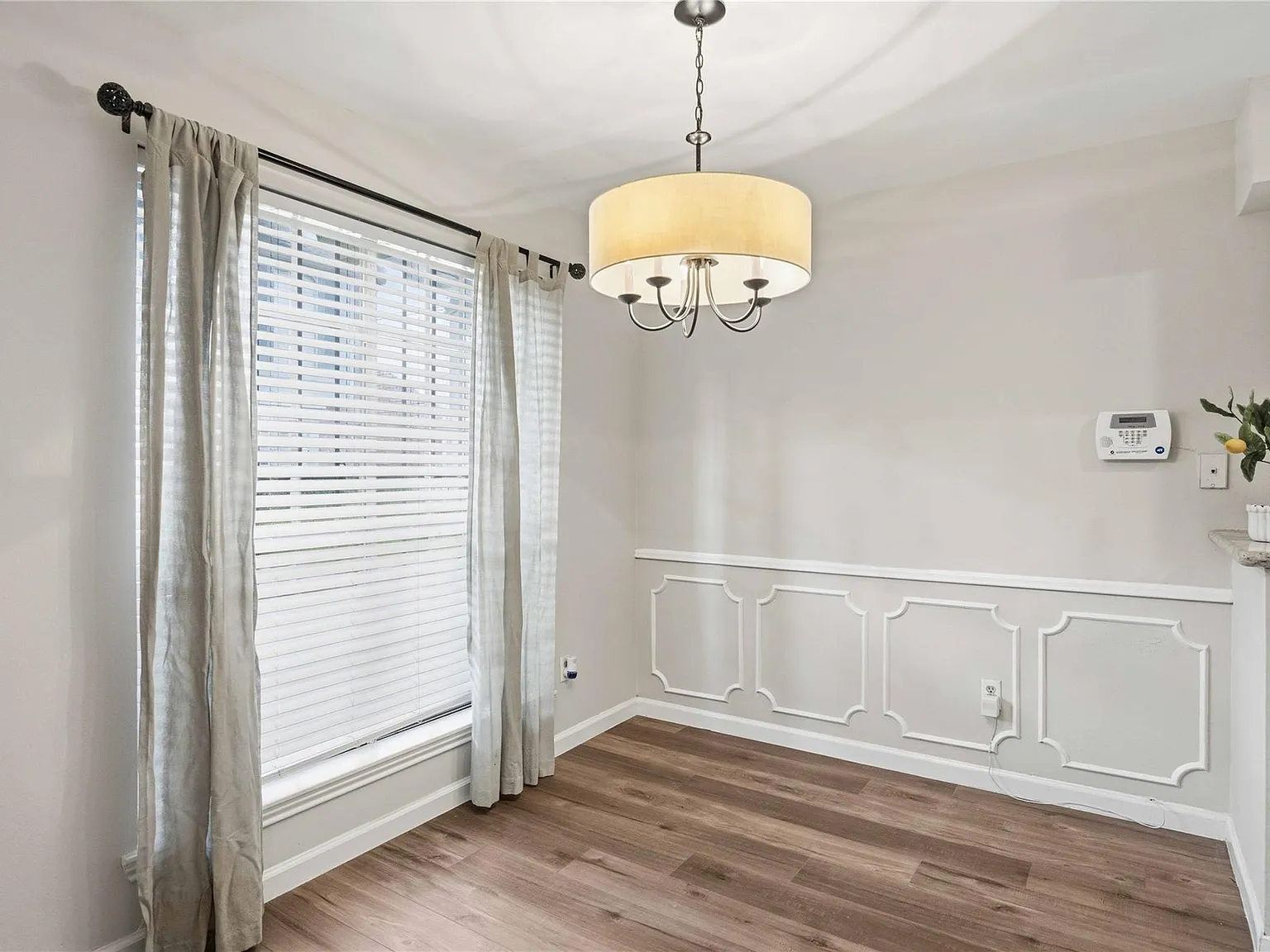2 bed, 2.5 bath, 1416 sqft, $2,250 — Photo 2