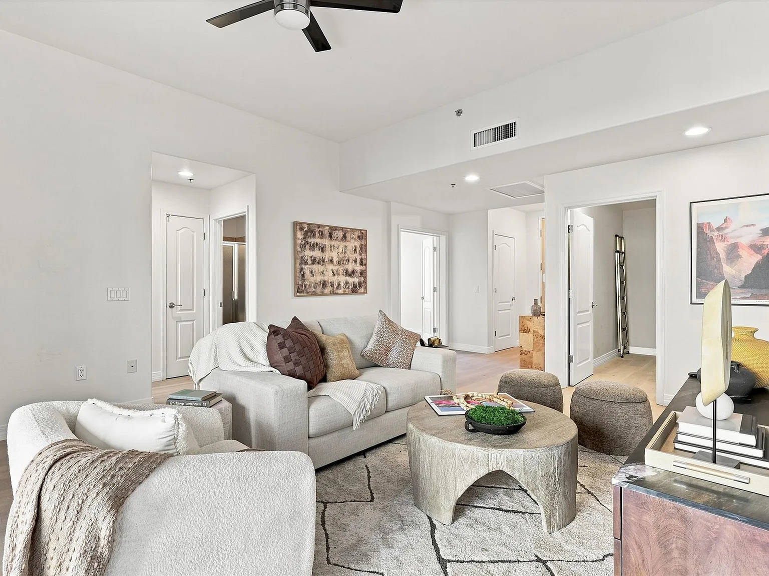 3 bed, 1716 sqft, $2,700 — Photo 3