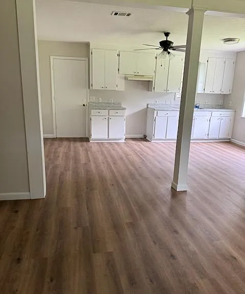 180 Glenwood Dr — Photo 3