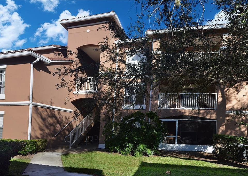 1st image of 5060 Fairways Cir APT 302