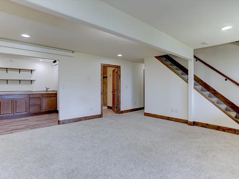 85 Santa Fe Mountain Rd — Photo 8