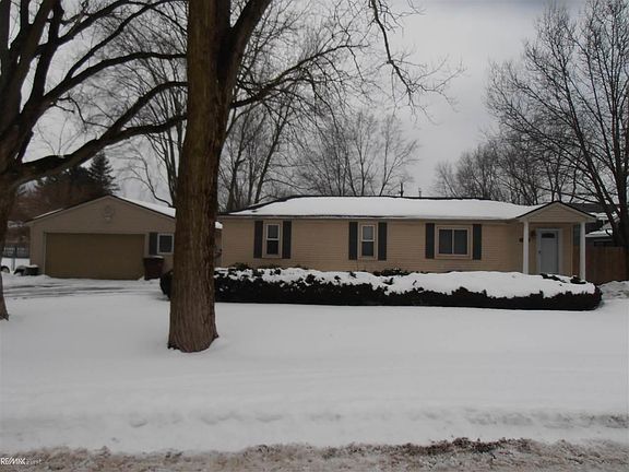 2nd image of 52933 Flower Ct