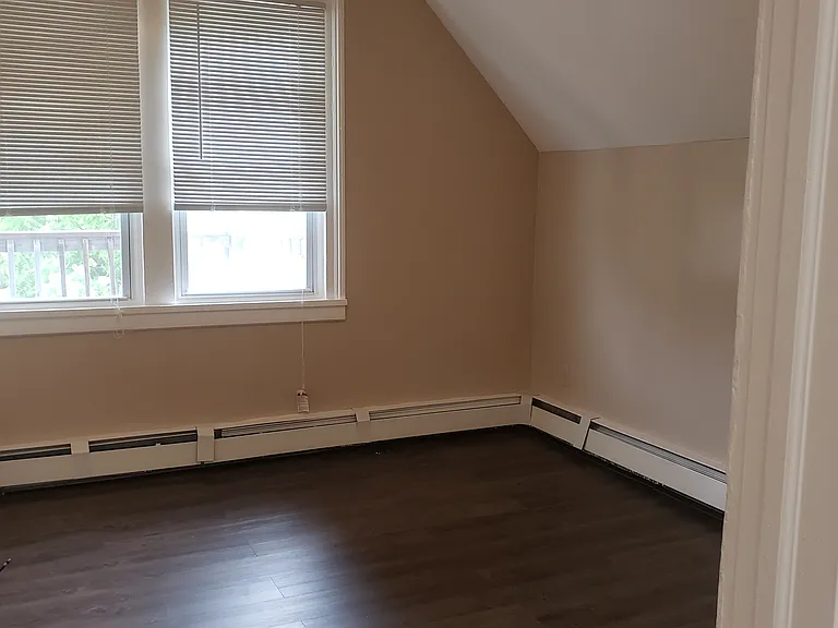 17-19 Mahl Ave #3 — Photo 13