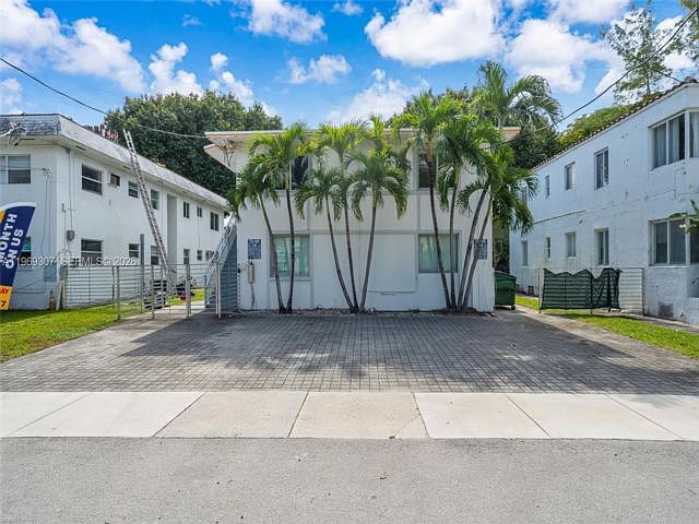 1st image of 3-560 NE 63rd St #3