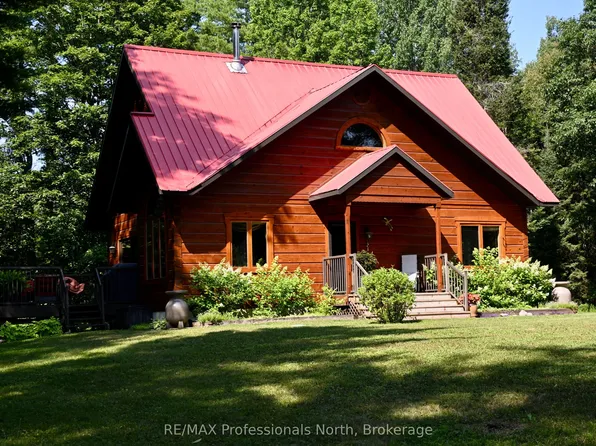 242 W Deer Lake Rd, Huntsville, ON P0B 1L0