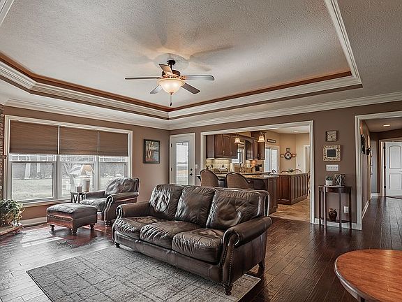 5th image of 1389 W Wheatland Ct