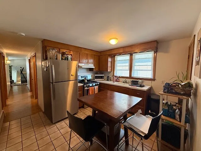 3 bed, 1000 sqft, $2,600 — Photo 2