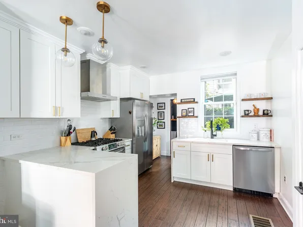 114 Monroe St, Philadelphia, PA 19147
