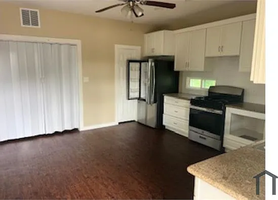 5821 Woodview Dr — Photo 11