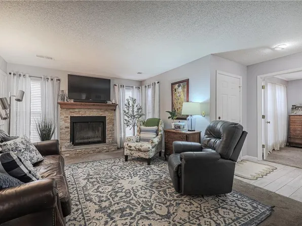 12721 W 110th Ter, Overland Park, KS 66210