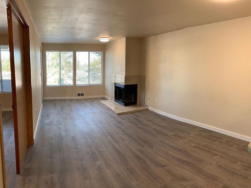 1st image of 8325 128th Ave NE #103