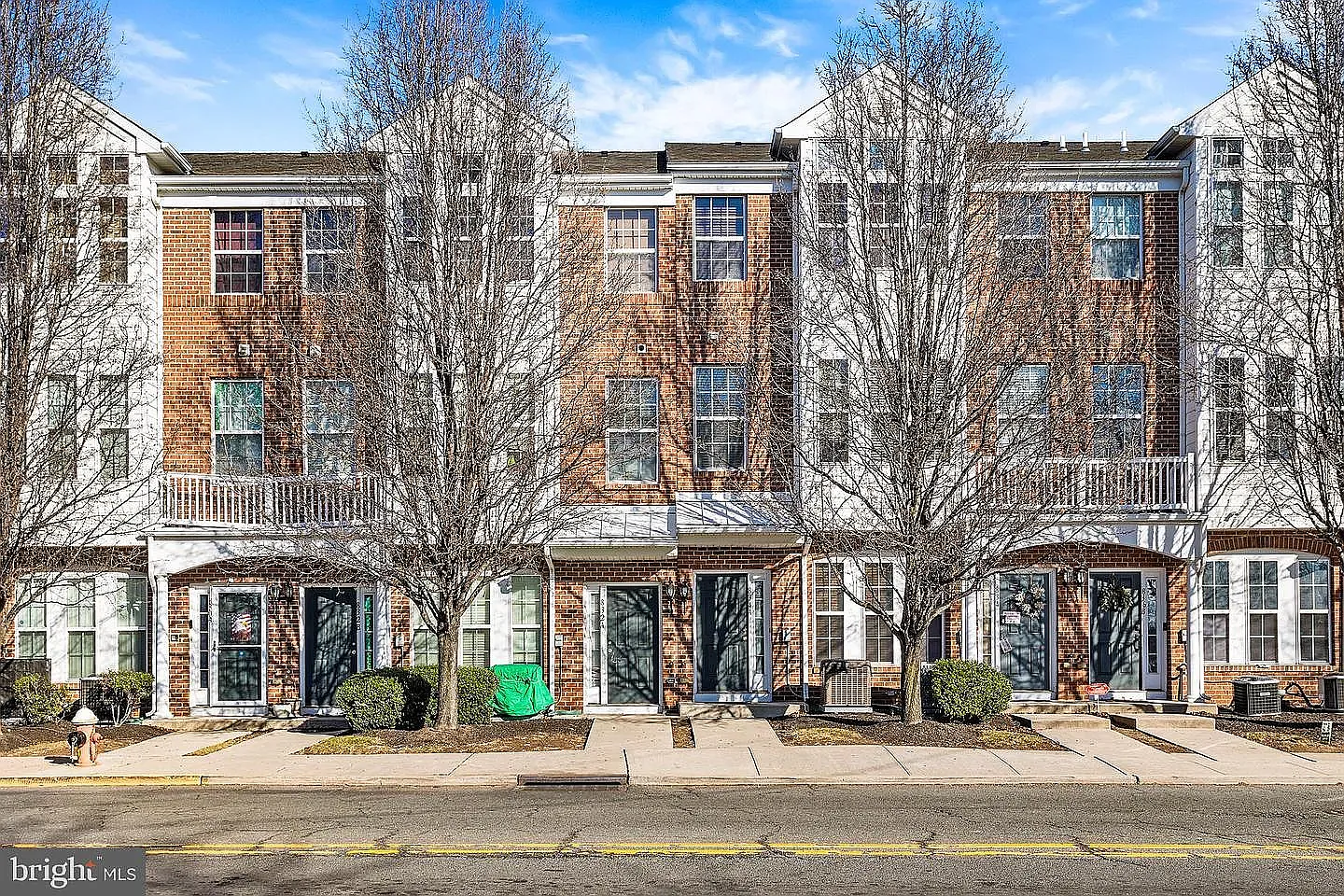 834A S Warren St — Photo 1