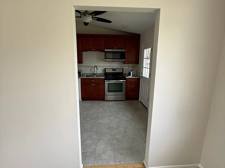 24 York St — Photo 10
