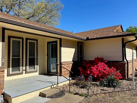 2nd image of 475 Fisher Dr