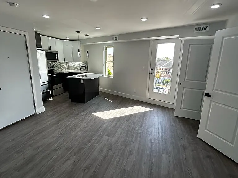 7355 Dicks Ave #C — Photo 2