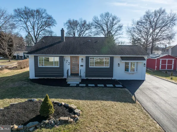 172 Lake Dr, Downingtown, PA 19335