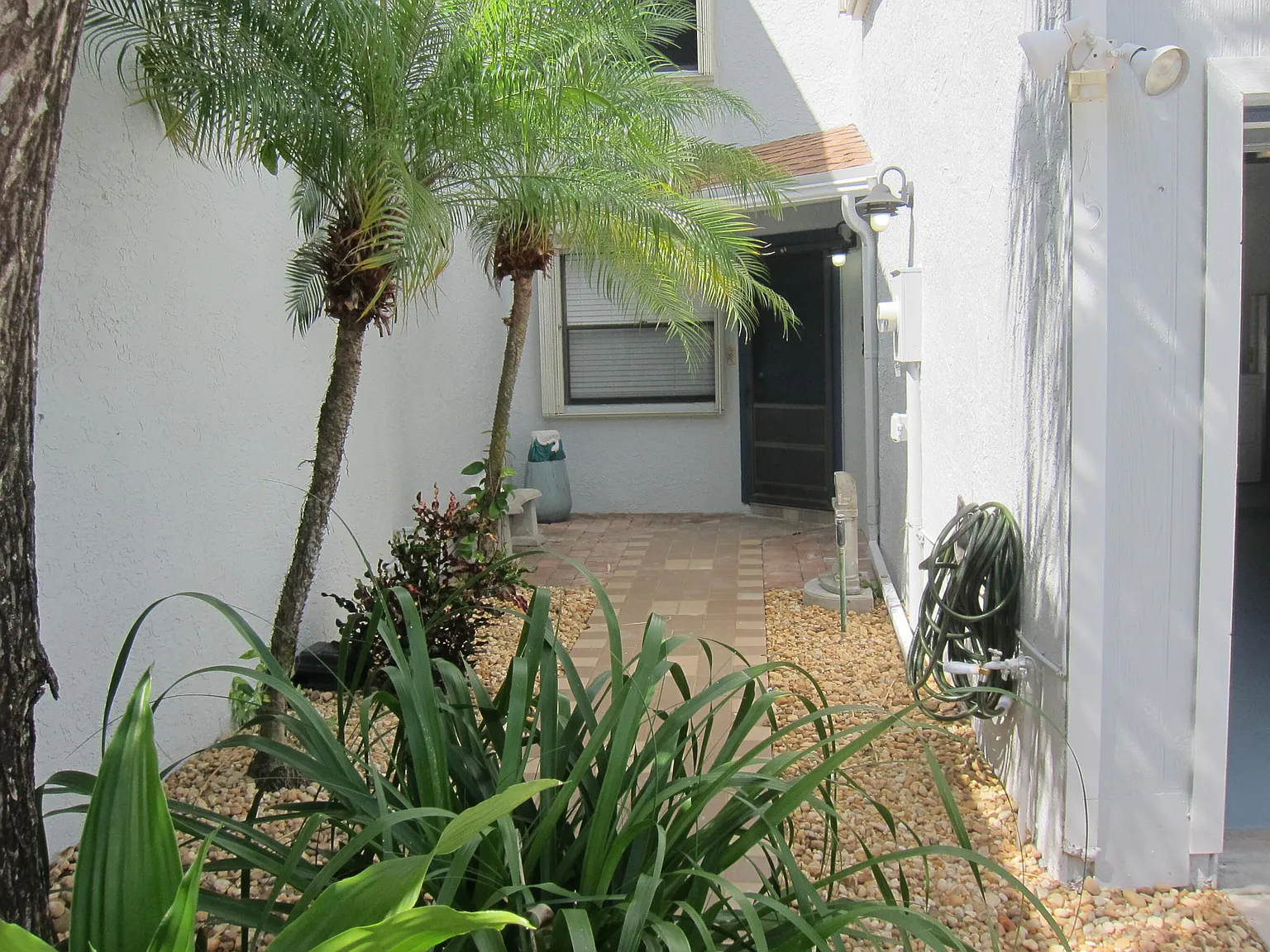 1517 — Photo 2