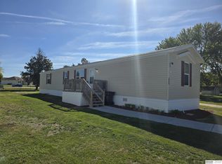 1952 SW 12th St, Lincoln, NE 68522