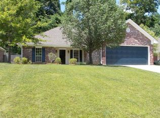211 Falcon Ridge Rd, Vicksburg, MS 39180