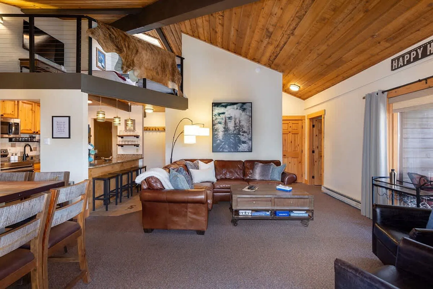 4 bed, 2.0 bath, $5,237 — Photo 2