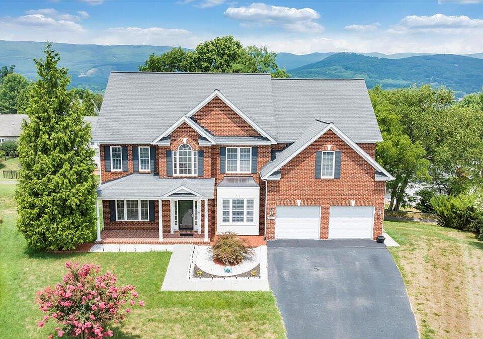 1st image of 2117 River Oaks Dr