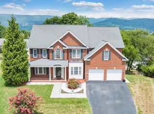 2117 River Oaks Dr, Salem, VA 24153