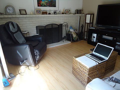 4th image of 956 Edenbury Ln