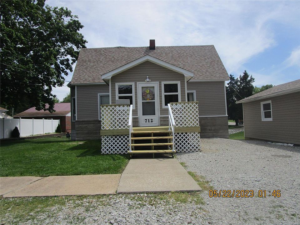 712 W Main St, Staunton, IL 62088 Zillow