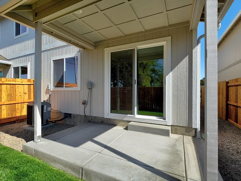 7433 Denman Ct — Photo 26
