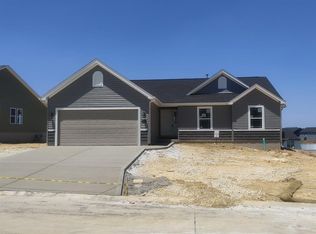 553 Lakewood Dr, Moscow Mills, MO 63362