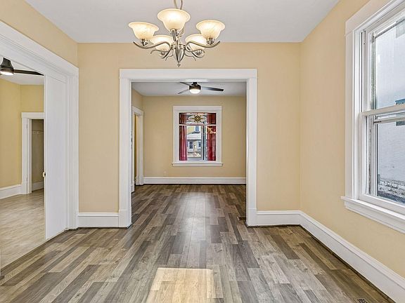 2nd image of 607 Simpson St