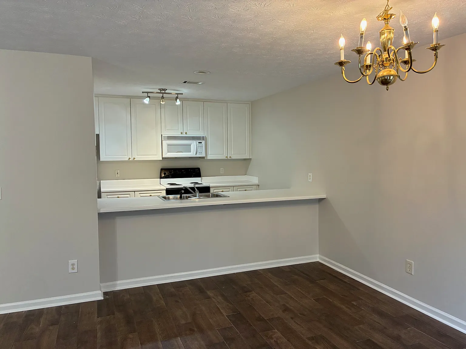 2428 E University Dr — Photo 4