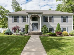 41 Oak Hill Dr, Exeter, RI 02822