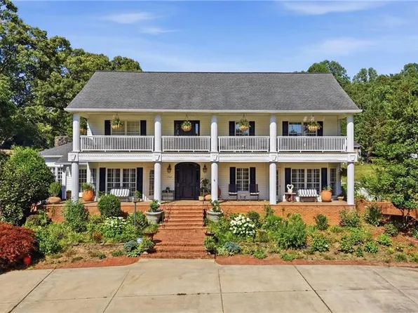 1765 Gyro Dr, Winston Salem, NC 27127