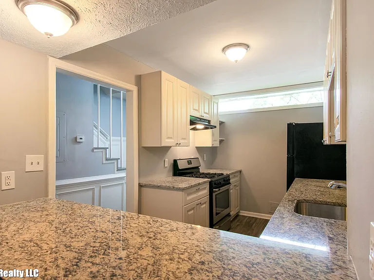1790 Lyle Ave #1 — Photo 4