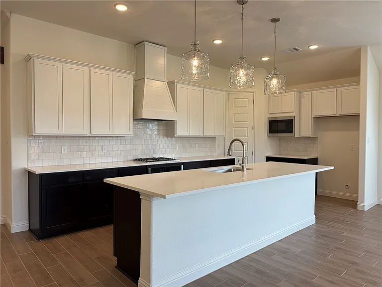3709 Lamar Hollow Ct — Photo 3