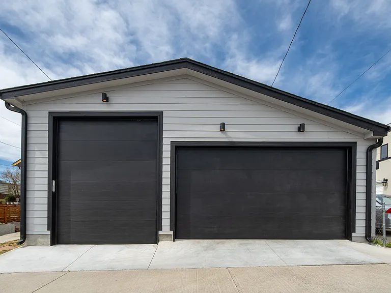 2036 Eliot St — Photo 29