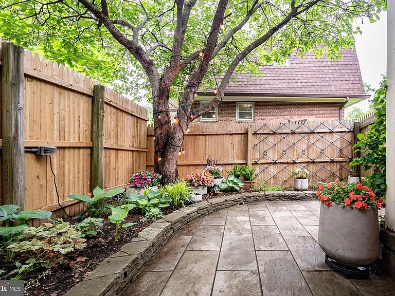 150 S Virginia Ave #34 — Photo 33